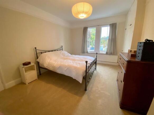 Bedroom 1.jpg