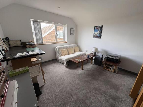 2 bed Semi-Detached Bungalow for sale Image 6
