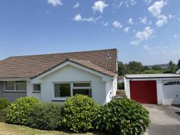 14, Meadway, St Austell PL25 4HT