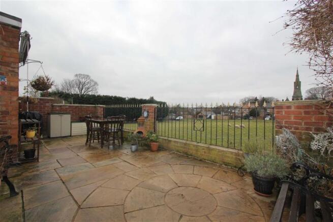 REAR COURTYARD GARDE