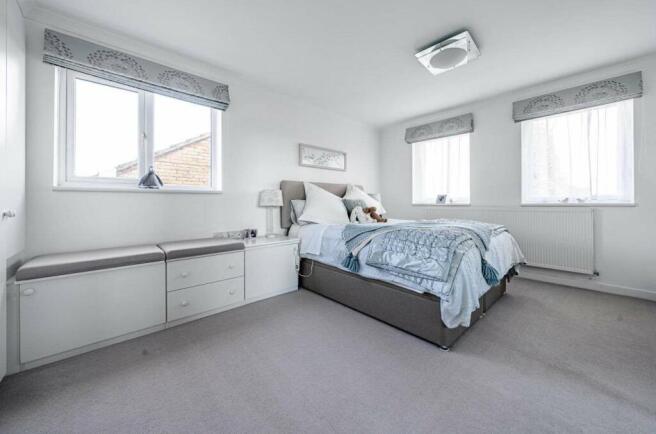 Dual Aspect Master Suite