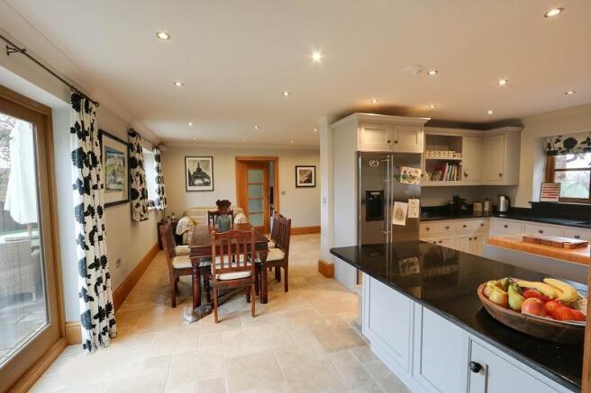 Kitchen/Dining Room
