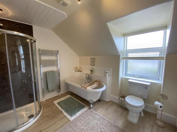 En Suite Bathroom
