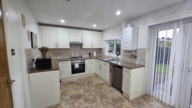 2 bed Semi-Detached for sale Image 4