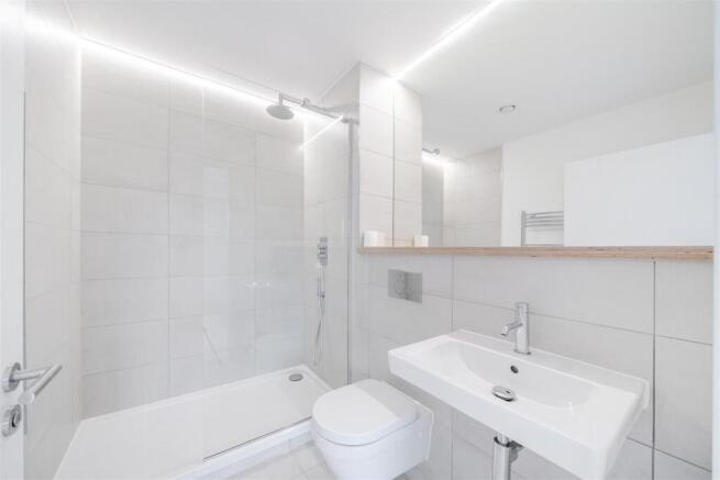 4 bed Town House to rent Image 9