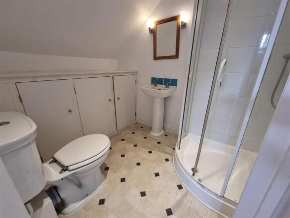 ATTIC EN-SUITE.jpg