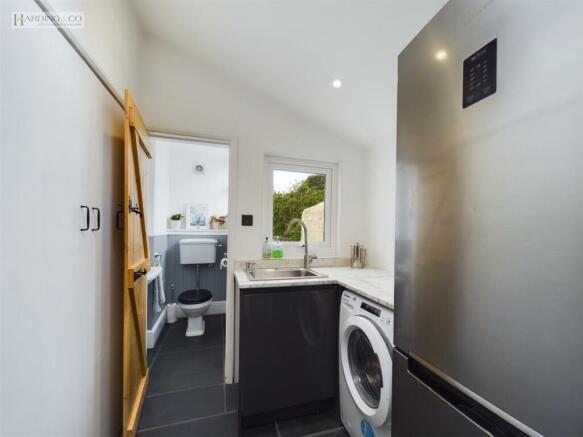 Utility Room .1.jpg