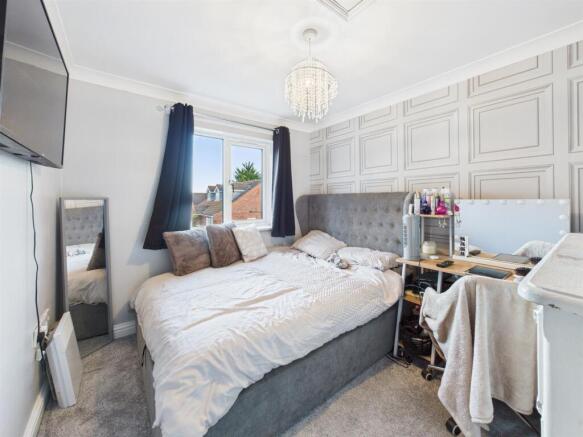 3 bed Terraced for sale Image 6
