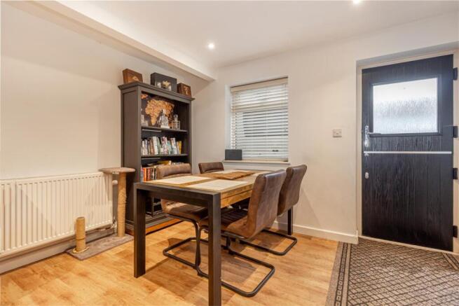 Diningroom-1.jpg