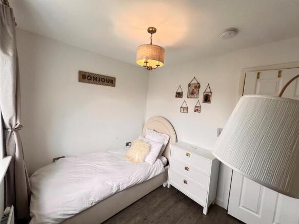 3 bed Semi-Detached for sale Image 4