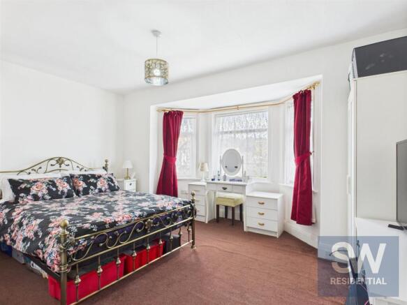 4 bed Detached for sale Image 11
