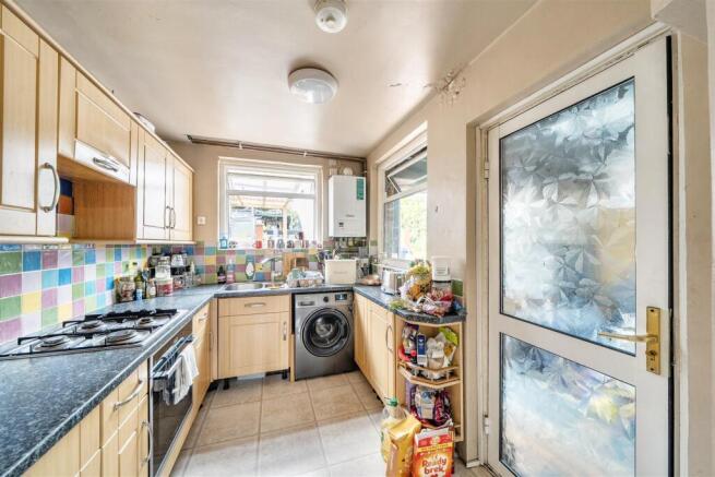 Kitchen 1.jpg