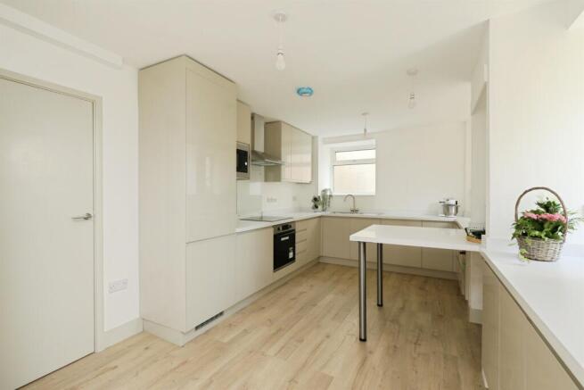 3 bed Detached for sale Image 5
