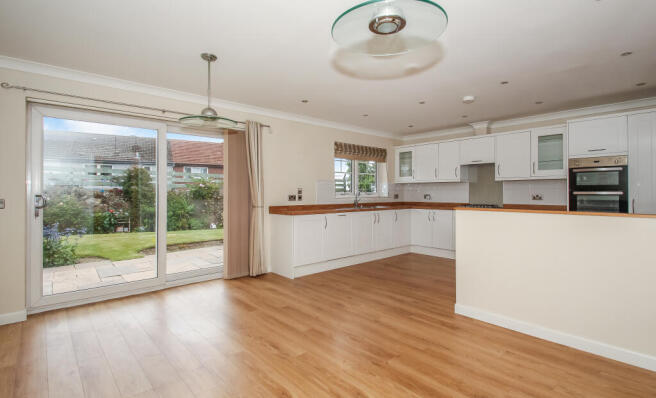 31a Parkneuk Road, Dunfermline, KY12 9BL photo 4