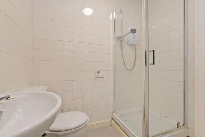 Studio to rent Image 8
