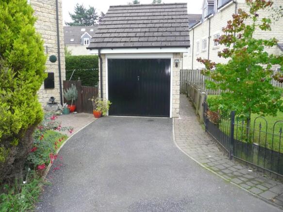 Detached garage