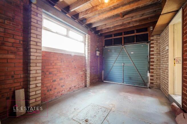Garage.jpg