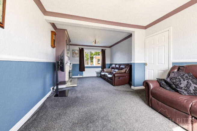 Wrangbrook Road, Upton, Pontefract, WF9 1EG photo 4