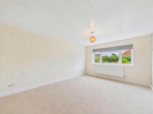 4 bed Detached Bungalow for sale Image 7