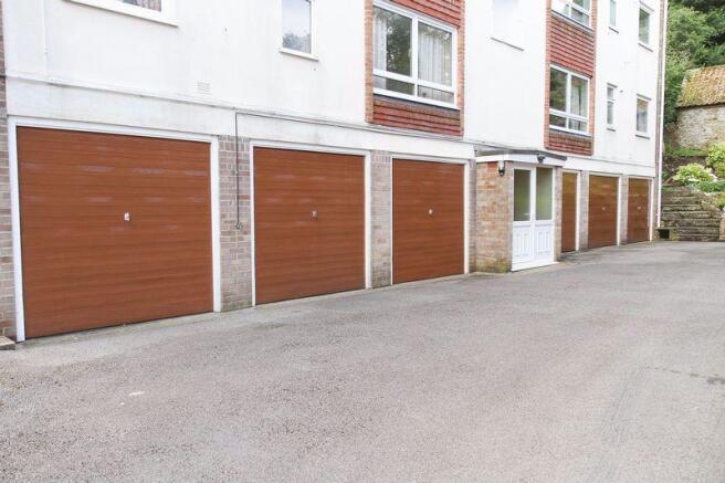 Tandem Garage