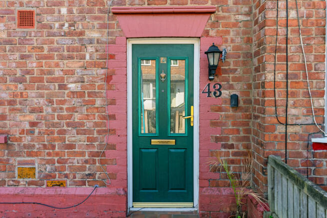 43 BROADBENT AVENUE-4.jpg