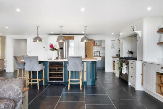kitchen diner 4.jpg