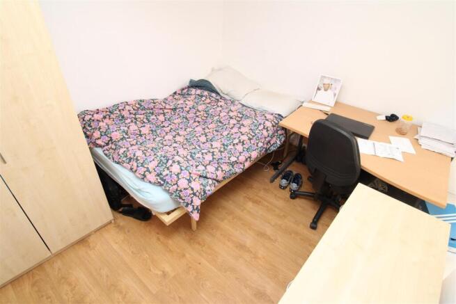 Cosy double bedroom with ample study space...