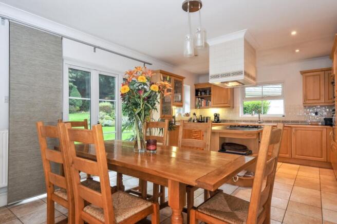60883 (3)
