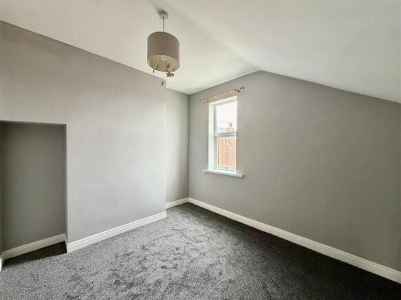 4 bed Semi-Detached for sale Image 7