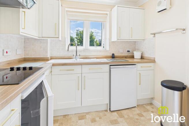 2 bed Flat for sale Image 7