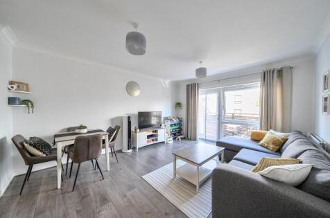 Ferndale Crescent, Carshalton, London, SM5