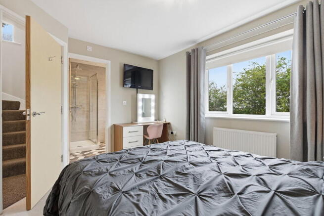 4 bed Town House for sale Image 11
