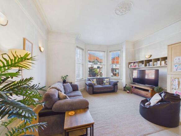 1 bed Flat for sale Image 5