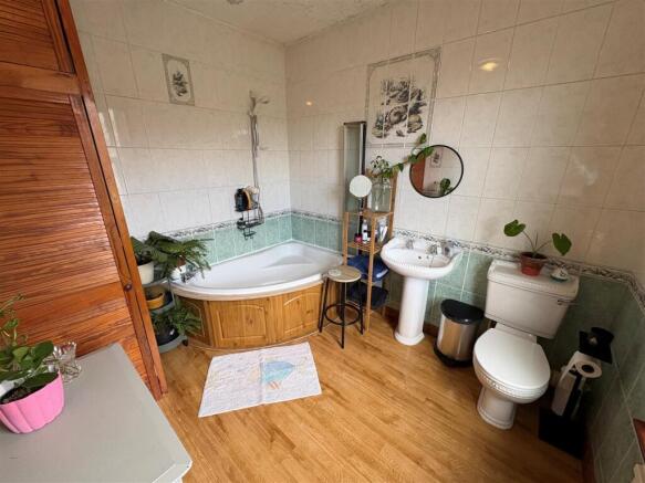 3 bed Terraced for sale Image 10