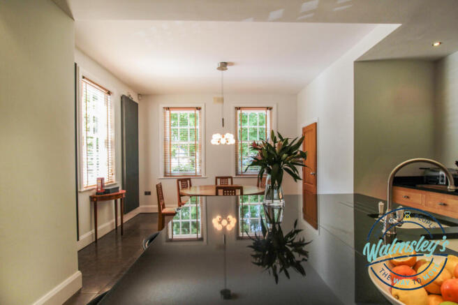 Kitchen dining room