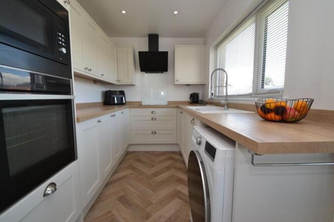 3 bed Semi-Detached for sale Image 8