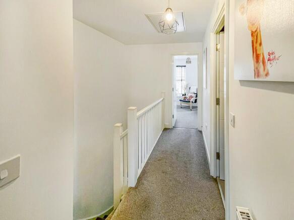4 bed Semi-Detached for sale Image 10