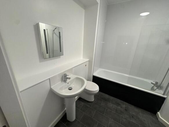 5 bed Flat to rent Image 8