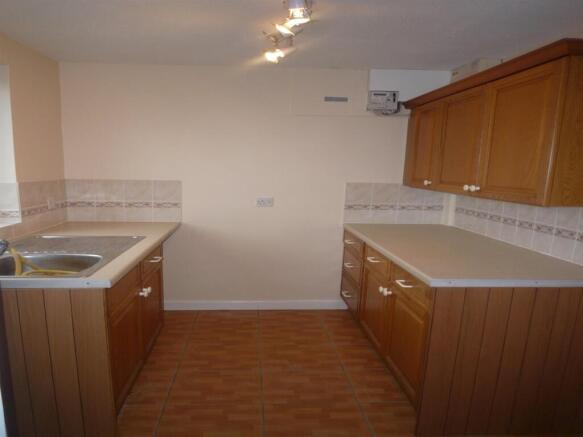 1 Golf Bungalow - Kitchen.JPG
