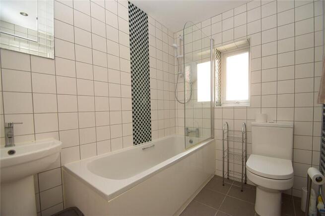 2 bed Apartment to rent Image 7