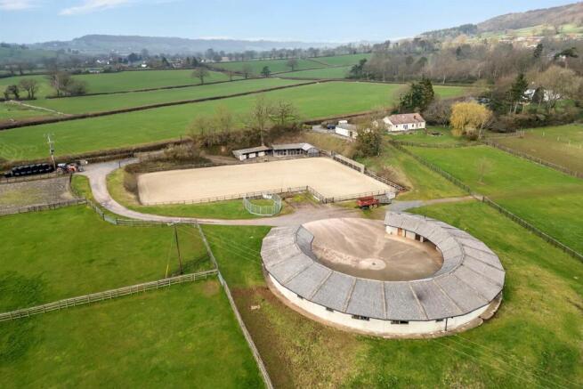 Horseshoe yard, arena