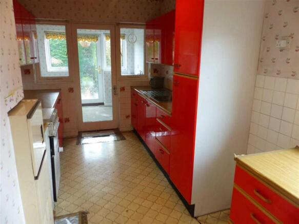 KITCHEN/BREAKFAST