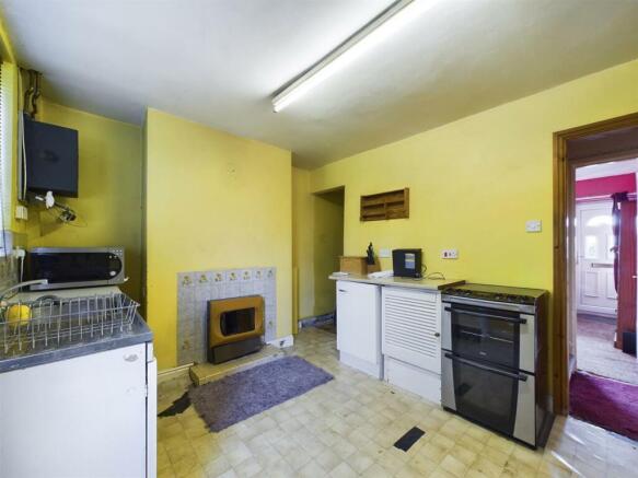 Kitchen: