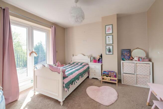 4 bed Semi-Detached for sale Image 8