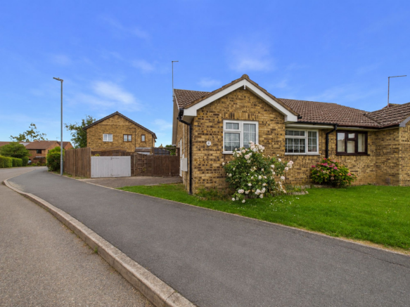 2-bed semi-detached on Violet Way, Yaxley, PE7, £210,000