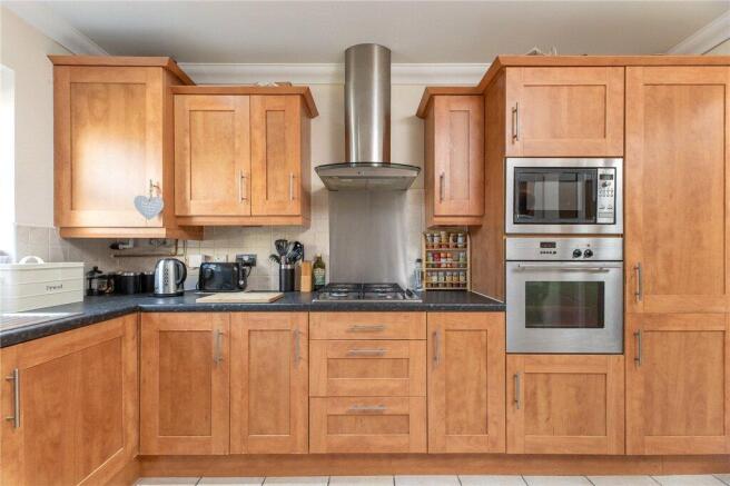 5 bed Town House for sale Image 7