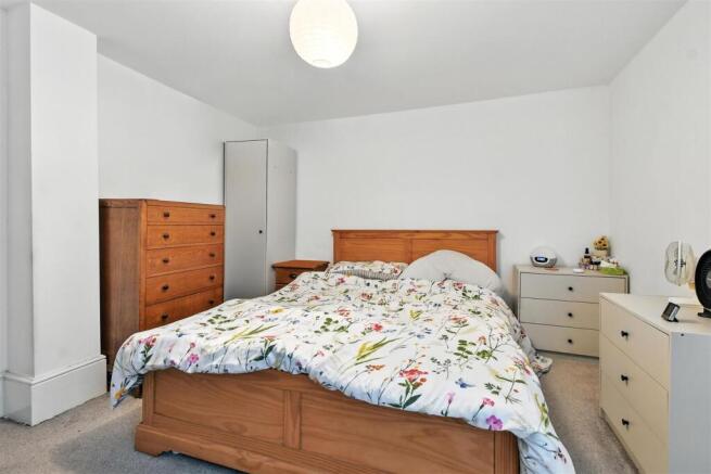1 bed Apartment for sale Image 8