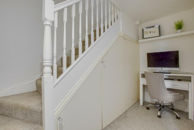 7 Red Kite Way, HP13 5SF-9.jpg