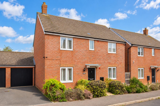 4-bed detached on Chimney Crescent, Irthlingborough, Wellingborough, £350,000