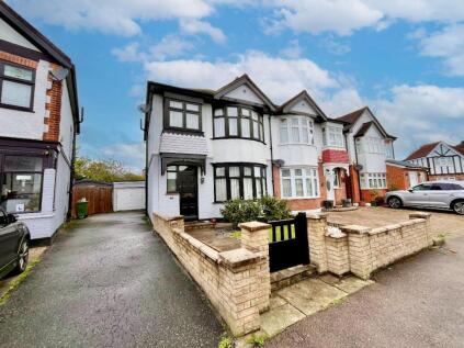 Masefield Crescent, Romford